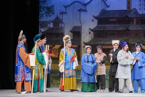 保良局李何芷韻主席、節目籌委會主席顏肇臻總理、陳思暐總理及嚴子諭總理粉墨登場，擔任慈善演出嘉賓。