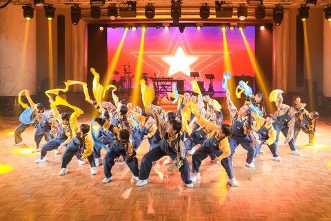 由本局屬下中學、小學及特殊學校約 20 位學生組成的共融舞團 「保良局ONE23舞團」，為晚宴揭開序幕，呈獻精彩動感的演出。