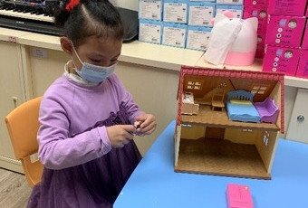 保良局与弱势逆境同行