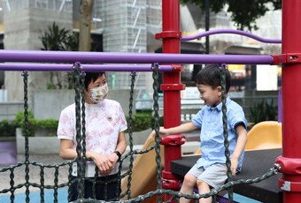 愛心律師助養12名兒童：希望將幸福和溫暖帶給小朋友
